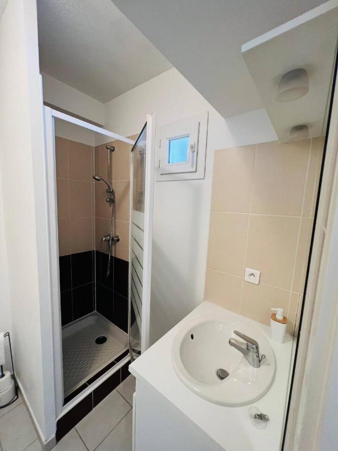 Studio Le 2, Free Parking, Free Wifi, Transports Lägenhet Nîmes Exteriör bild