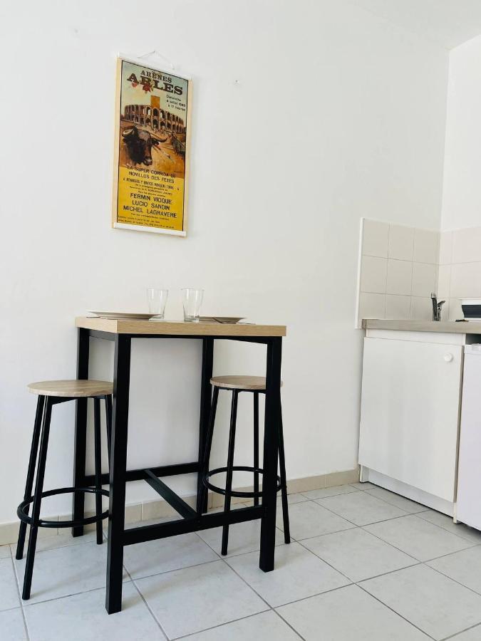 Studio Le 2, Free Parking, Free Wifi, Transports Lägenhet Nîmes Exteriör bild