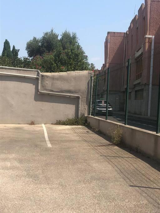 Studio Le 2, Free Parking, Free Wifi, Transports Lägenhet Nîmes Exteriör bild