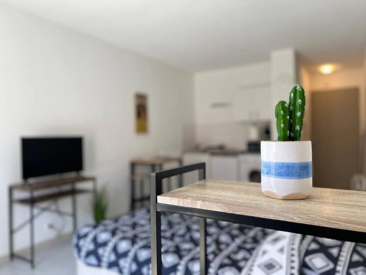 Studio Le 2, Free Parking, Free Wifi, Transports Lägenhet Nîmes Exteriör bild